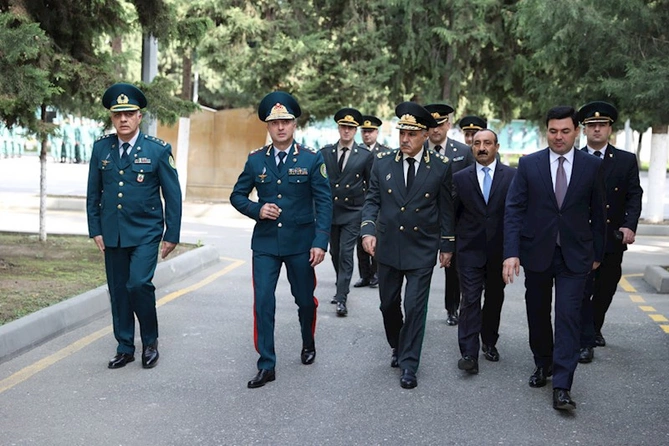 Hərbi prokuror Dövlət Sərhəd Xidmətinin hərbi qulluqçuları ilə görüşdü — FOTOLAR Hərbi prokuror Dövlət Sərhəd Xidmətinin hərbi qulluqçuları ilə görüşdü — FOTOLAR