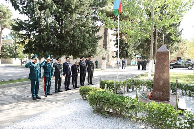 Hərbi prokuror Dövlət Sərhəd Xidmətinin hərbi qulluqçuları ilə görüşdü — FOTOLAR Hərbi prokuror Dövlət Sərhəd Xidmətinin hərbi qulluqçuları ilə görüşdü — FOTOLAR