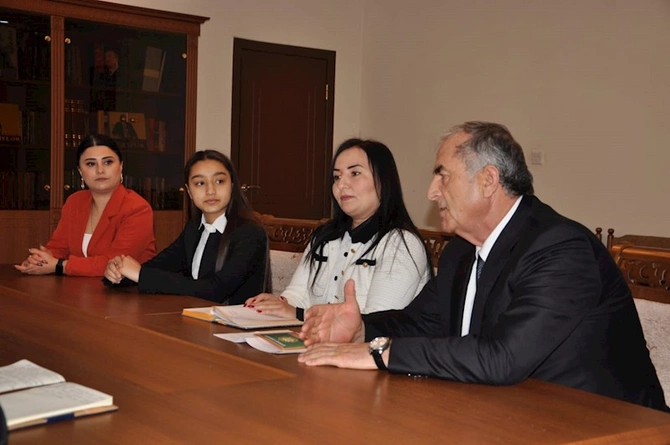 Hacıqabul RİH başçısı Sevindik Hətəmov istedadlı şagirdlərlə görüşdü — FOTOLAR