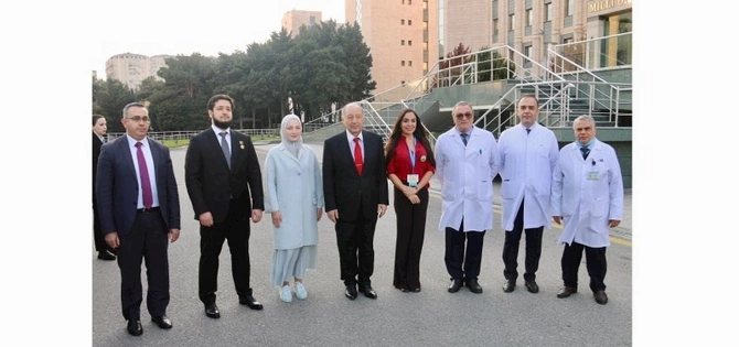 Çeçenistan nümayəndə heyəti Milli Onkologiya Mərkəzində oldu — FOTOLAR Çeçenistan nümayəndə heyəti Milli Onkologiya Mərkəzində oldu — FOTOLAR