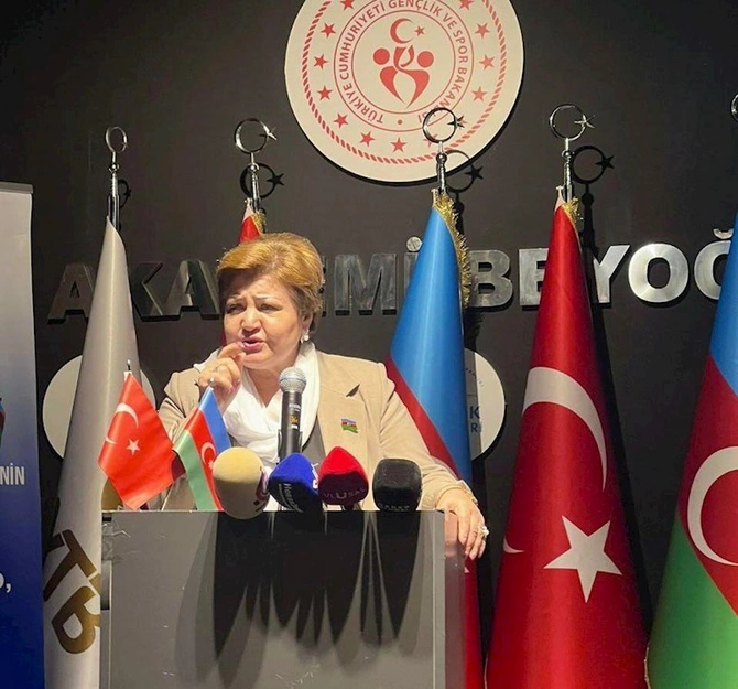 İstanbulda “Türkiyə-Azərbaycan Gənclərinin Qardaşlıq Forumu” keçirilib — FOTOLAR/VİDEO