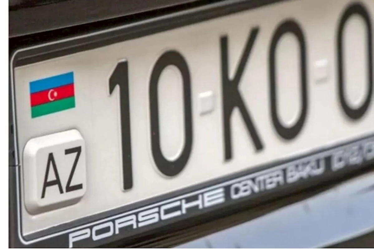 “10-BB-200” nömrə nişanı ev qiymətinə satışa çıxarıldı — FOTOFAKT