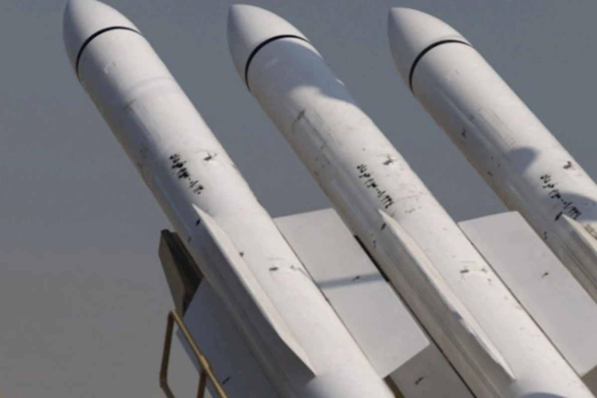 İran hava məkanını bağlayır, ABŞ bombardmançıları bölgəyə uçur