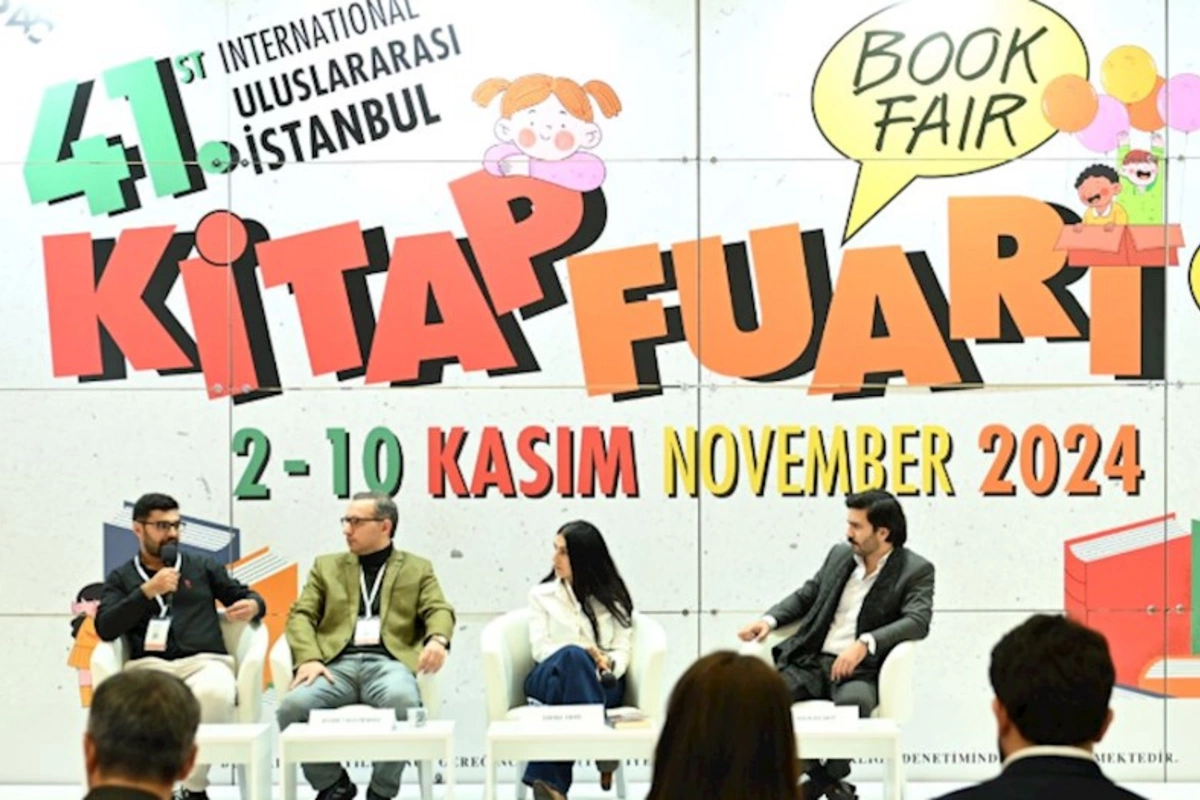 İstanbul sərgisində Azərbaycan yazarlarının iştirakı ilə ədəbi müzakirələr və imza mərasimi keçirilib — FOTOLAR