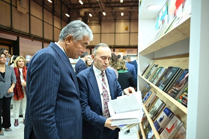Azərbaycanın ilk dəfə fəxri qonaq ölkə olduğu 41-ci İstanbul Beynəlxalq Kitab Sərgisinin açılışı keçirilib — FOTOLAR