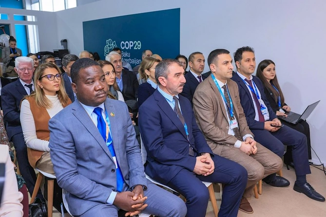 COP29 Yaşıl Zonada “Tuqay meşələrinin karbontutma potensialının qiymətləndirilməsi” mövzusunda təqdimat keçirilib — FOTOLAR COP29 Yaşıl Zonada “Tuqay meşələrinin karbontutma potensialının qiymətləndirilməsi” mövzusunda təqdimat keçirilib — FOTOLAR