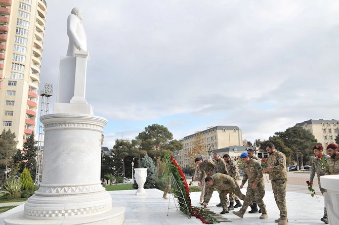 Abşeronda Yeni Azərbaycan Partiyasının yaranmasının 32-ci ildönümü münasibətilə tədbir keçirilib — FOTOLAR Abşeronda Yeni Azərbaycan Partiyasının yaranmasının 32-ci ildönümü münasibətilə tədbir keçirilib — FOTOLAR