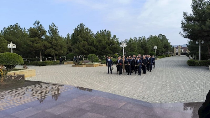 Hacıqabulda Yeni Azərbaycan Partiyasının təsis edilməsinin 32 illiyi münasibəti ilə tədbir keçirildi — FOTOLAR Hacıqabulda Yeni Azərbaycan Partiyasının təsis edilməsinin 32 illiyi münasibəti ilə tədbir keçirildi — FOTOLAR
