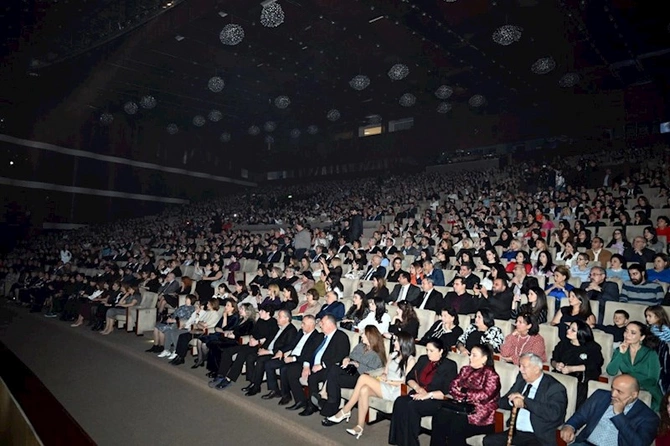 Heydər Əliyev Sarayında “Nəsimi” operasının premyerası keçirildi — FOTOLAR