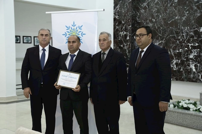 Hacıqabulda Yeni Azərbaycan Partiyasının təsis edilməsinin 32 illiyi münasibəti ilə tədbir keçirildi — FOTOLAR Hacıqabulda Yeni Azərbaycan Partiyasının təsis edilməsinin 32 illiyi münasibəti ilə tədbir keçirildi — FOTOLAR
