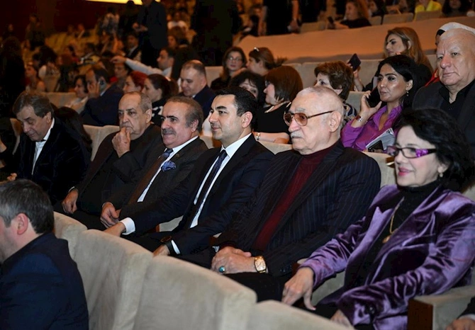 Heydər Əliyev Sarayında “Nəsimi” operasının premyerası keçirildi — FOTOLAR