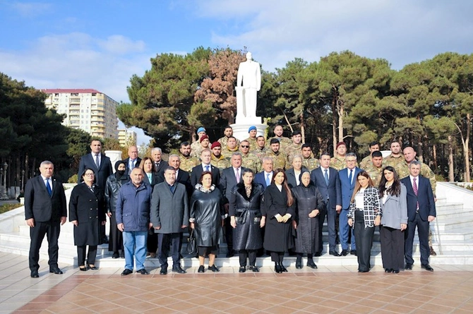 Abşeronda Yeni Azərbaycan Partiyasının yaranmasının 32-ci ildönümü münasibətilə tədbir keçirilib — FOTOLAR Abşeronda Yeni Azərbaycan Partiyasının yaranmasının 32-ci ildönümü münasibətilə tədbir keçirilib — FOTOLAR