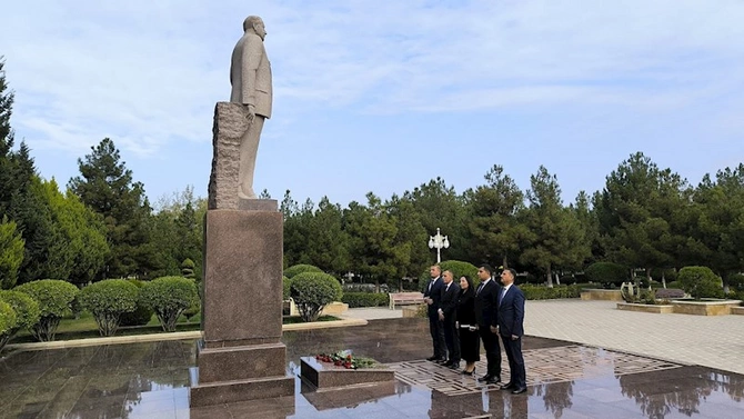 Hacıqabulda Yeni Azərbaycan Partiyasının təsis edilməsinin 32 illiyi münasibəti ilə tədbir keçirildi — FOTOLAR Hacıqabulda Yeni Azərbaycan Partiyasının təsis edilməsinin 32 illiyi münasibəti ilə tədbir keçirildi — FOTOLAR