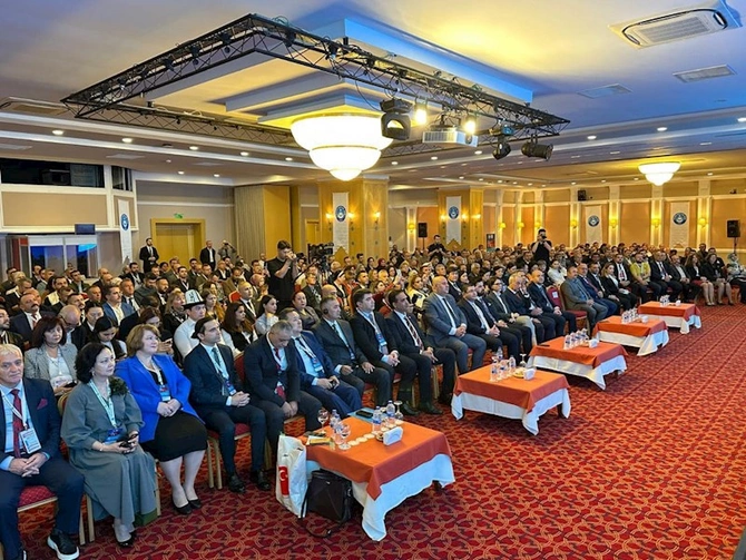 ATİAHİ nümayəndə heyəti Türkiyədə V Beynəlxalq Türk Dünyası Təhsil və Sosial Elmlər Konfransında iştirak edib — FOTOLAR
