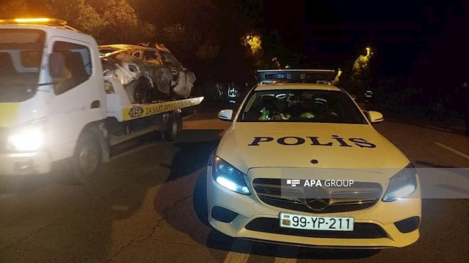 Maşın beton hasara çırpıldı, yanıb kül oldu — FOTOLAR