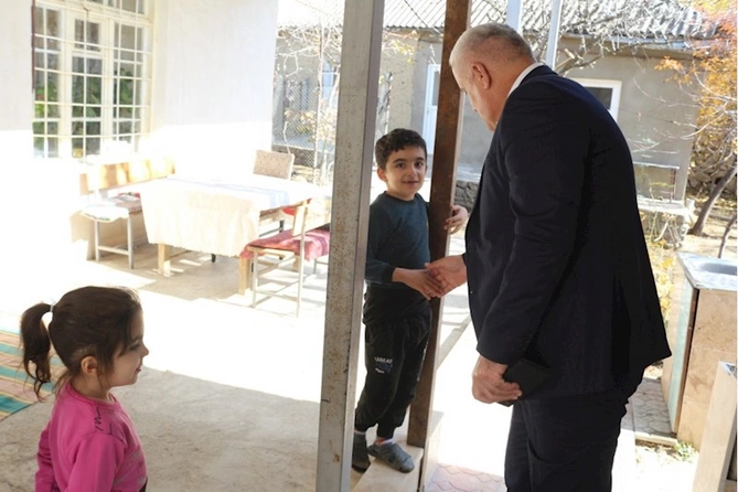 Millət vəkili Vüqar Rəhimzadə Culfanın Xanəgah kəndində şəhid atasını və kəndin ən yaşlı sakinini evlərində ziyarət edib — FOTOLAR