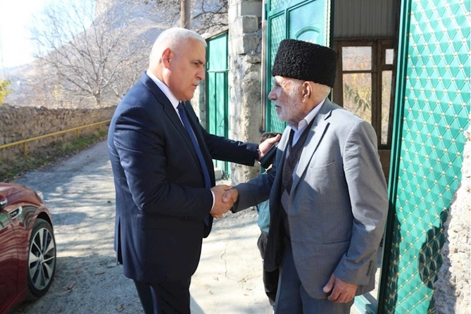 Millət vəkili Vüqar Rəhimzadə Culfanın Xanəgah kəndində şəhid atasını və kəndin ən yaşlı sakinini evlərində ziyarət edib — FOTOLAR