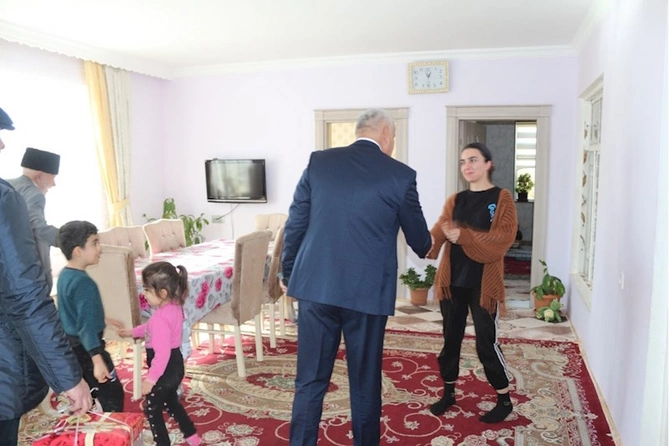 Millət vəkili Vüqar Rəhimzadə Culfanın Xanəgah kəndində şəhid atasını və kəndin ən yaşlı sakinini evlərində ziyarət edib — FOTOLAR
