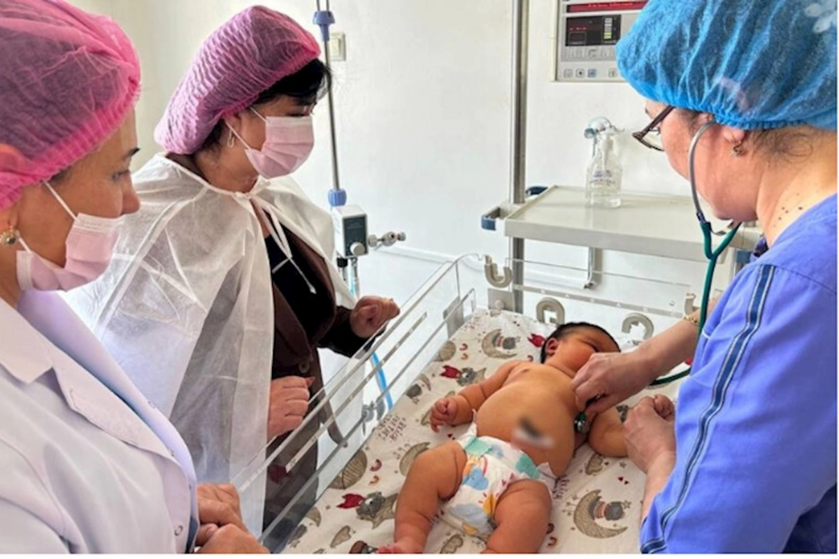 Qadın yeddi kiloqramlıq uşaq dünyaya gətirib