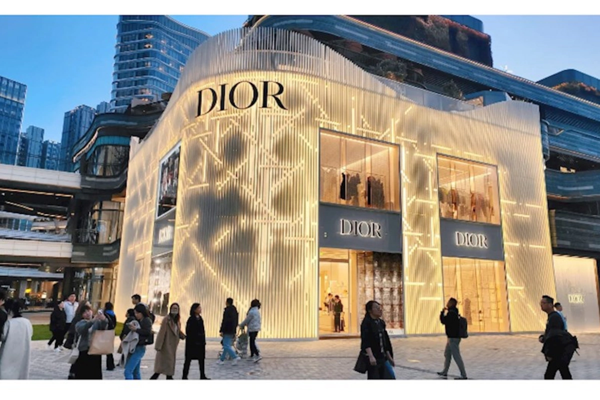 “Christian Dior Azərbaycanda 4,3 mln. avroluq şirkətini BAĞLADI