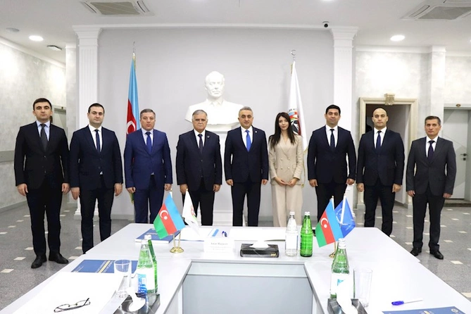 Vəkillər Kollegiyasının rəhbərliyi yeni hakim təyin olunan vəkilləri təltif edib — FOTOLAR