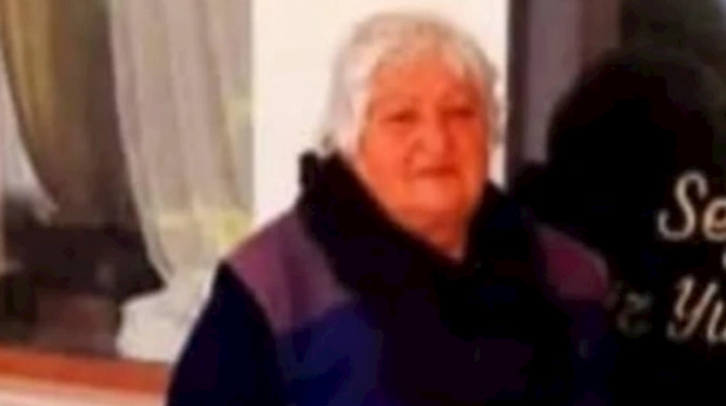 Üç maşına çırpılaraq ölən qadının FOTOSU Üç maşına çırpılaraq ölən qadının FOTOSU