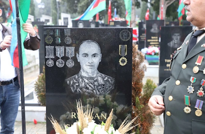 Xüsusi Təyinatlıların Qaziləri Şəhid ailələri və Veteranları ictimai birliyi Gəncədə tədbir keçirdi — FOTOLAR Xüsusi Təyinatlıların Qaziləri Şəhid ailələri və Veteranları ictimai birliyi Gəncədə tədbir keçirdi — FOTOLAR