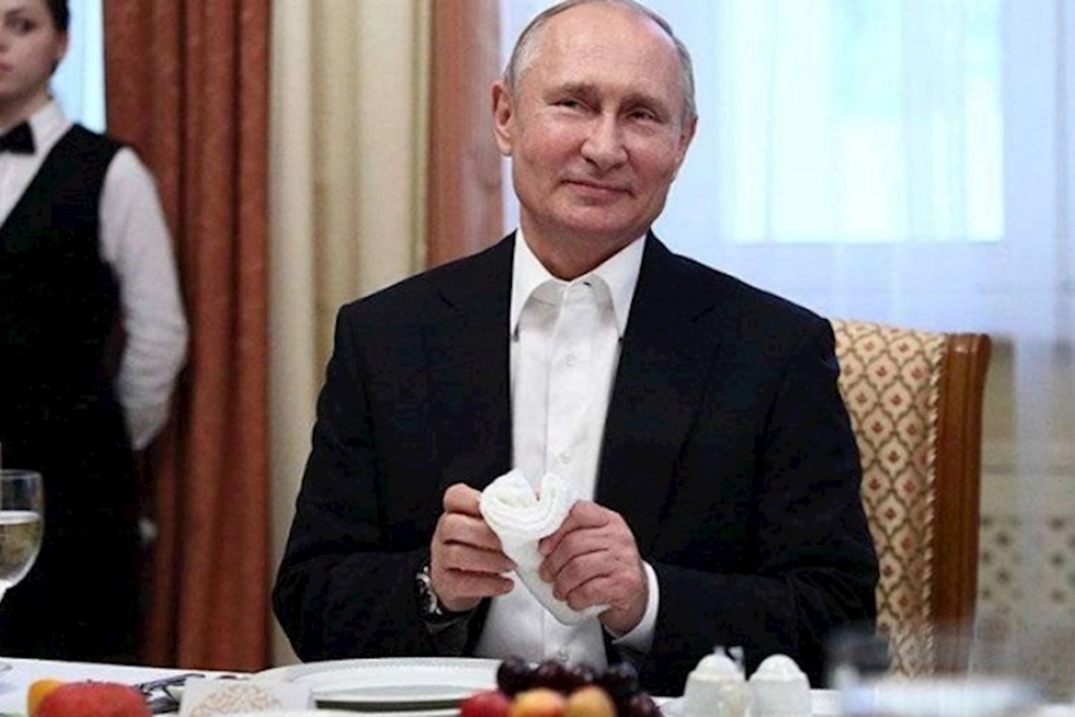 Putin illər əvvəl sevimli pivəsinə görə sammitə gecikib