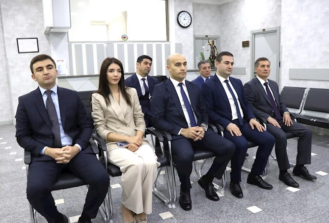 Vəkillər Kollegiyasının rəhbərliyi yeni hakim təyin olunan vəkilləri təltif edib — FOTOLAR