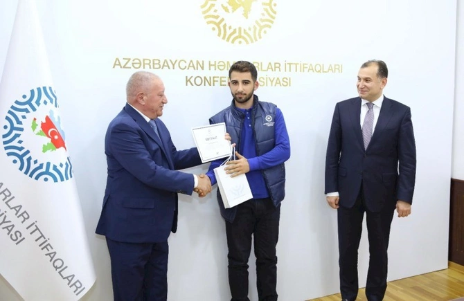 Azərbaycan Həmkarlar İttifaqları Konfederasiyasında könüllülərlə görüş oldu — FOTOLAR