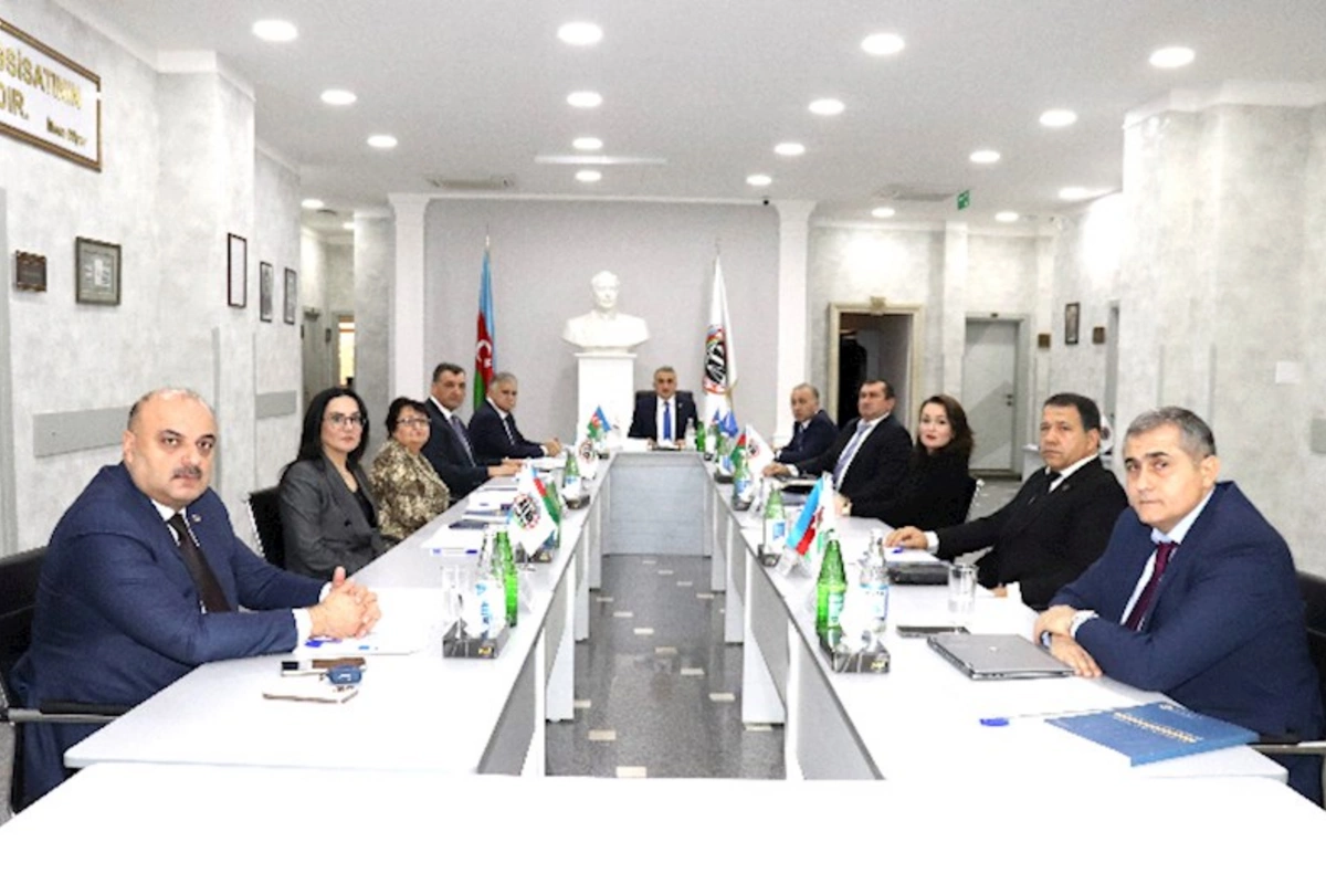 Vəkillər Kollegiyası Rəyasət Heyətinin növbəti iclası keçirilib