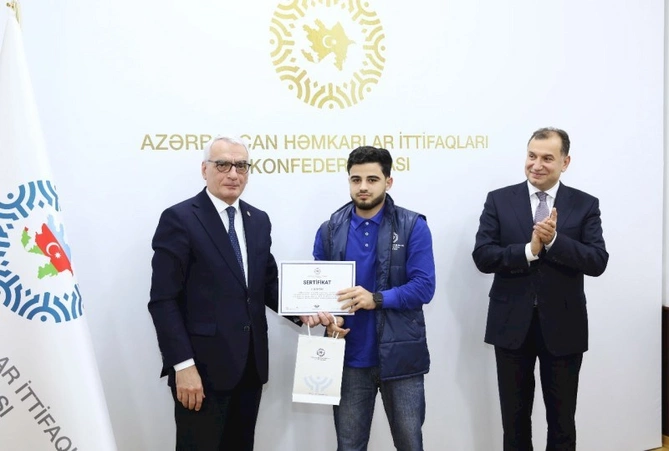 Azərbaycan Həmkarlar İttifaqları Konfederasiyasında könüllülərlə görüş oldu — FOTOLAR