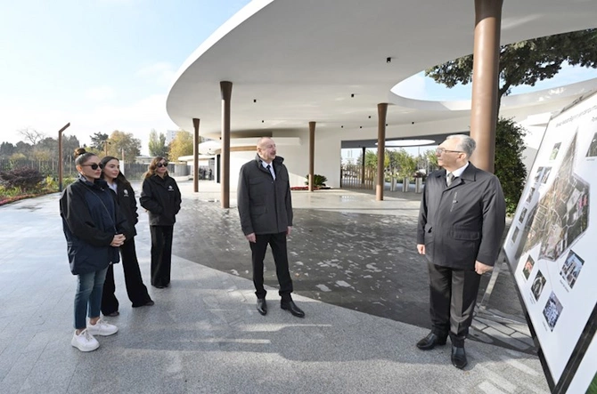 Prezident ailəsi ilə Mərkəzi Nəbatat Bağının açılışında — FOTOLAR Prezident ailəsi ilə Mərkəzi Nəbatat Bağının açılışında — FOTOLAR