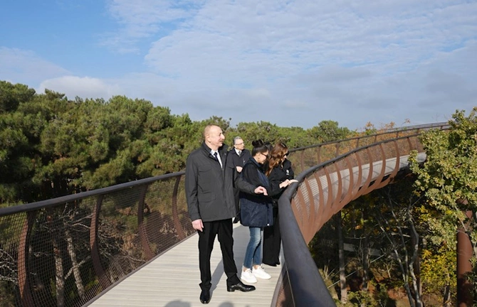 Prezident ailəsi ilə Mərkəzi Nəbatat Bağının açılışında — FOTOLAR Prezident ailəsi ilə Mərkəzi Nəbatat Bağının açılışında — FOTOLAR