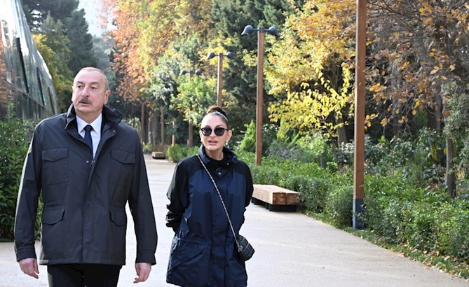 Prezident ailəsi ilə Mərkəzi Nəbatat Bağının açılışında — FOTOLAR Prezident ailəsi ilə Mərkəzi Nəbatat Bağının açılışında — FOTOLAR