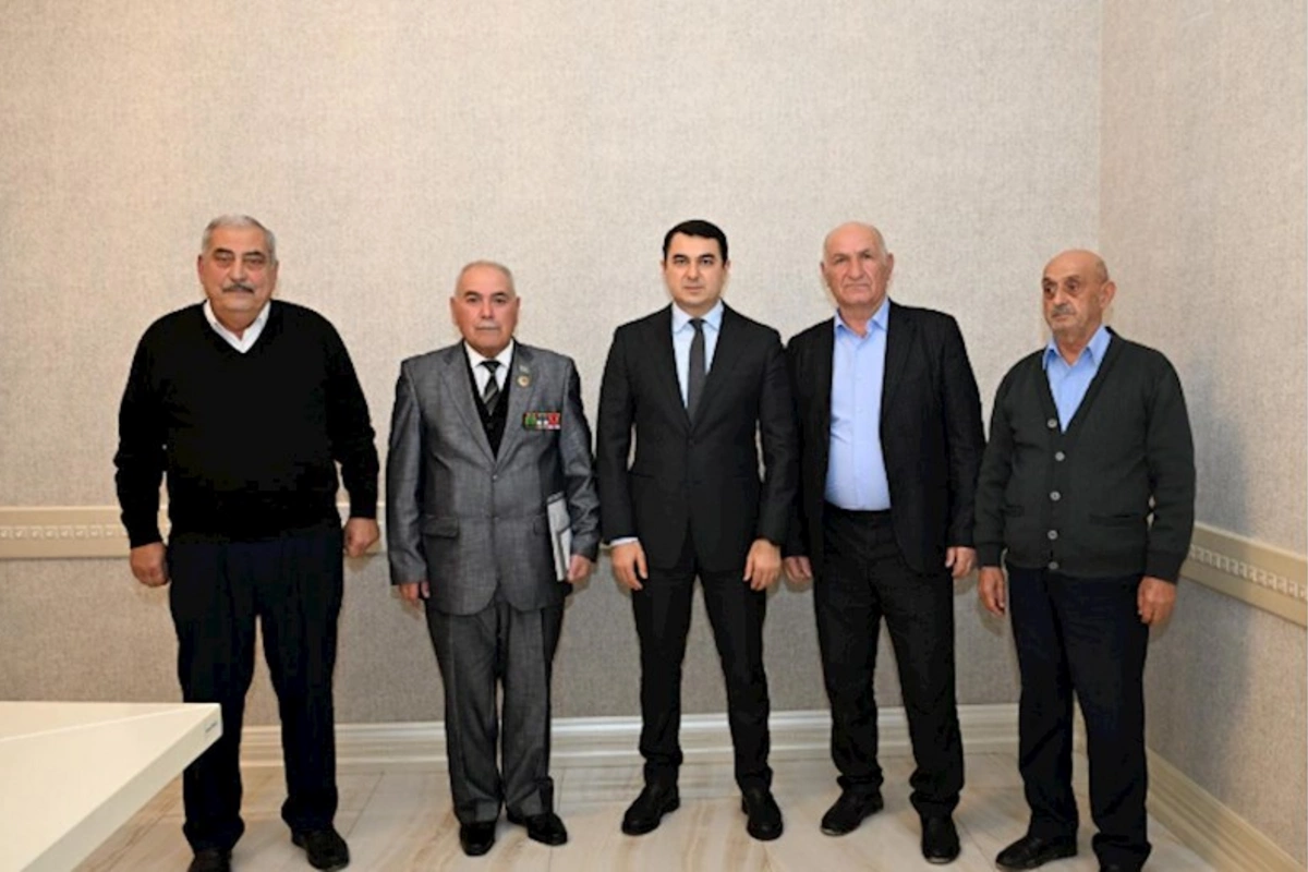 Adil Kərimli Xırdalanda vətəndaşları qəbul edib — FOTOLAR