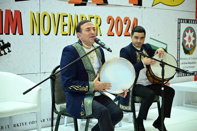 İstanbulda “Səninləyik, Türkiyə”kitabı, Heca dərgisinin xüsusi buraxılışının təqdimatı və konsert keçirilib — FOTOLAR