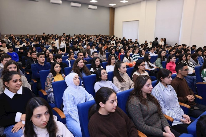“Regional İnkişaf” İctimai Birliyi Xankəndidə gənclərlə görüş keçirib — FOTOLAR “Regional İnkişaf” İctimai Birliyi Xankəndidə gənclərlə görüş keçirib — FOTOLAR
