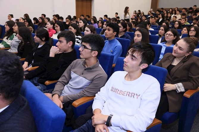 “Regional İnkişaf” İctimai Birliyi Xankəndidə gənclərlə görüş keçirib — FOTOLAR “Regional İnkişaf” İctimai Birliyi Xankəndidə gənclərlə görüş keçirib — FOTOLAR