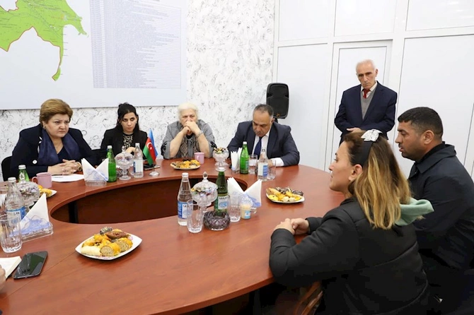 Tənzilə Rüstəmxanlı növbəti dəfə Neftçala seçiciləri ilə görüşdü — FOTOLAR