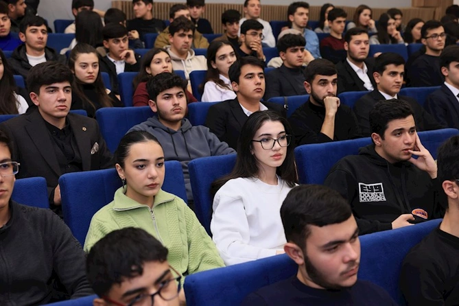 “Regional İnkişaf” İctimai Birliyi Xankəndidə gənclərlə görüş keçirib — FOTOLAR “Regional İnkişaf” İctimai Birliyi Xankəndidə gənclərlə görüş keçirib — FOTOLAR