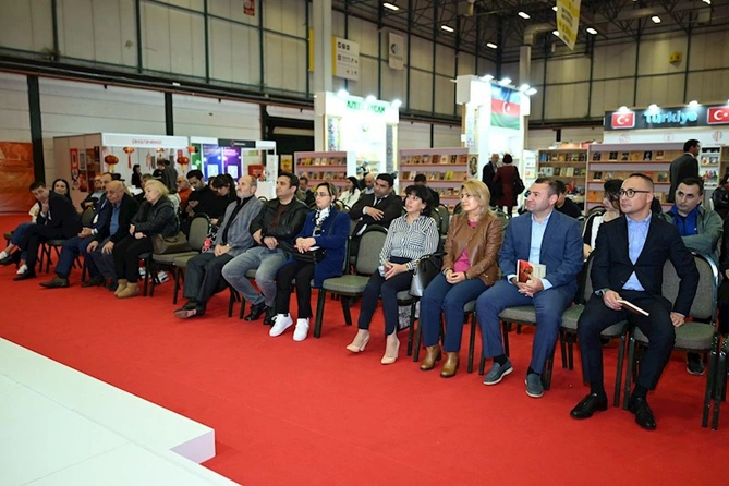 İstanbul sərgisində Azərbaycanla bağlı yeni tədbir və təqdimatlar keçirilib — FOTOLAR İstanbul sərgisində Azərbaycanla bağlı yeni tədbir və təqdimatlar keçirilib — FOTOLAR