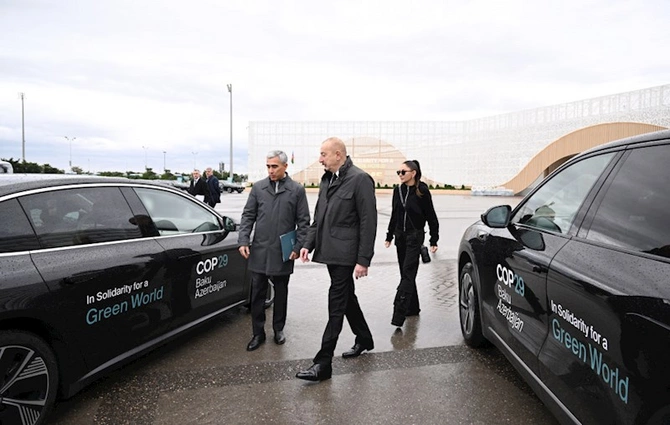 Prezident və xanımı Bakı Olimpiya Stadionunda — FOTOLAR (YENİLƏNDİ) Prezident və xanımı Bakı Olimpiya Stadionunda — FOTOLAR (YENİLƏNDİ)