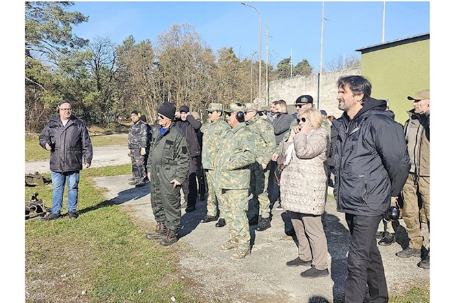 Zakir Həsənov Slovakiyada atışlarda iştirak edib — FOTOLAR Zakir Həsənov Slovakiyada atışlarda iştirak edib — FOTOLAR