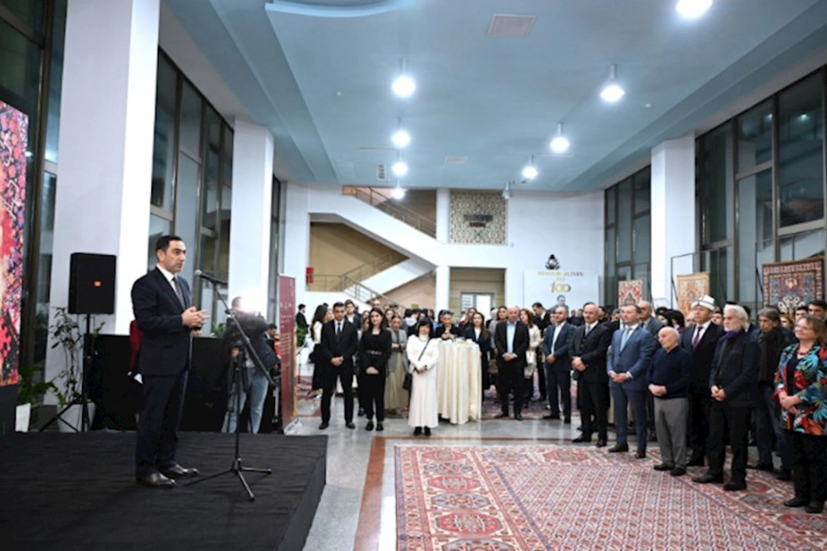 Dəniz Vağzalında “Xəzərin qoruyucuları: mayaklar və xalçalar” adlı sərgi baş tutub — FOTOLAR