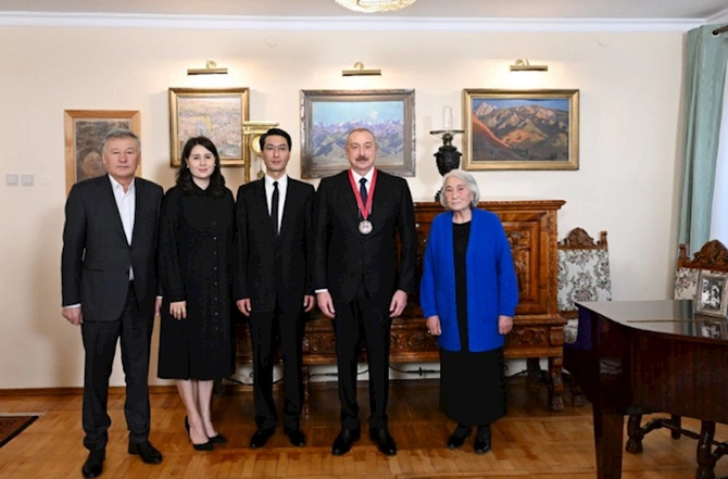 İlham Əliyevə “Çingiz Aytmatov” ordeni təqdim edildi — FOTOLAR (YENİLƏNİB)