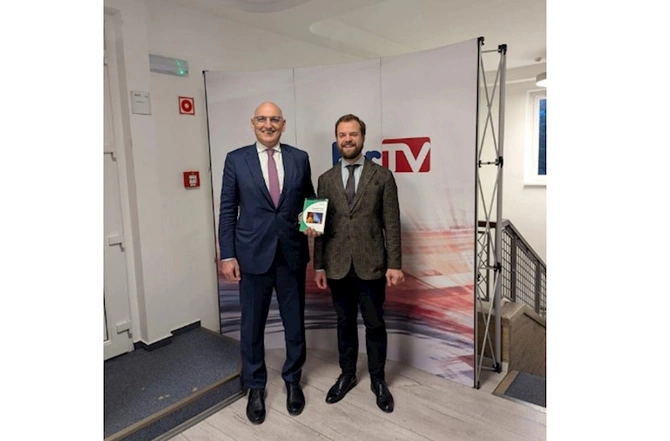 Elçin Əmirbəyov Macarıstanın yüksəkvəzifəli şəxsləri ilə görüşüb — FOTOLAR Elçin Əmirbəyov Macarıstanın yüksəkvəzifəli şəxsləri ilə görüşüb — FOTOLAR