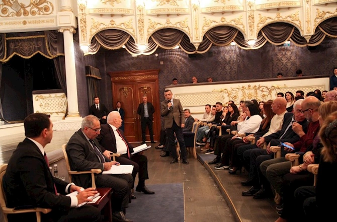 Teatr sahəsində islahatların aparılması prioritet istiqamətlərdəndir — Mədəniyyət naziri (FOTOLAR)