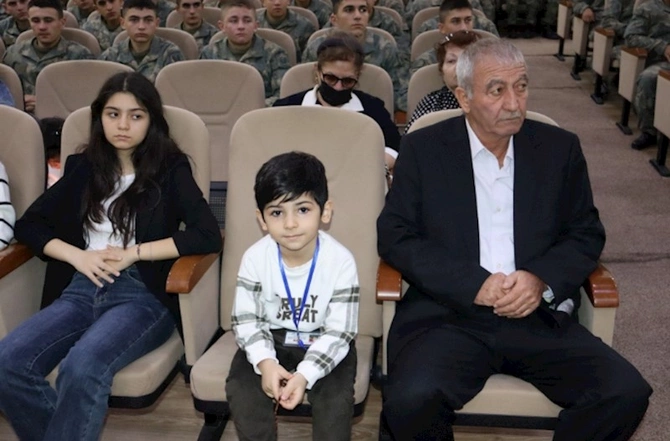 Şəhidlərimizin xatirəsi Azərbaycan xalqının yaddaşında əbədi yaşayacaq — FOTOLAR Şəhidlərimizin xatirəsi Azərbaycan xalqının yaddaşında əbədi yaşayacaq — FOTOLAR