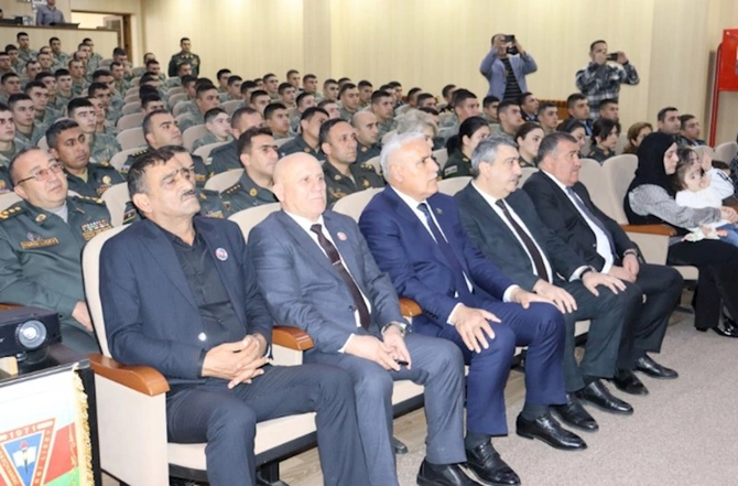 Şəhidlərimizin xatirəsi Azərbaycan xalqının yaddaşında əbədi yaşayacaq — FOTOLAR Şəhidlərimizin xatirəsi Azərbaycan xalqının yaddaşında əbədi yaşayacaq — FOTOLAR